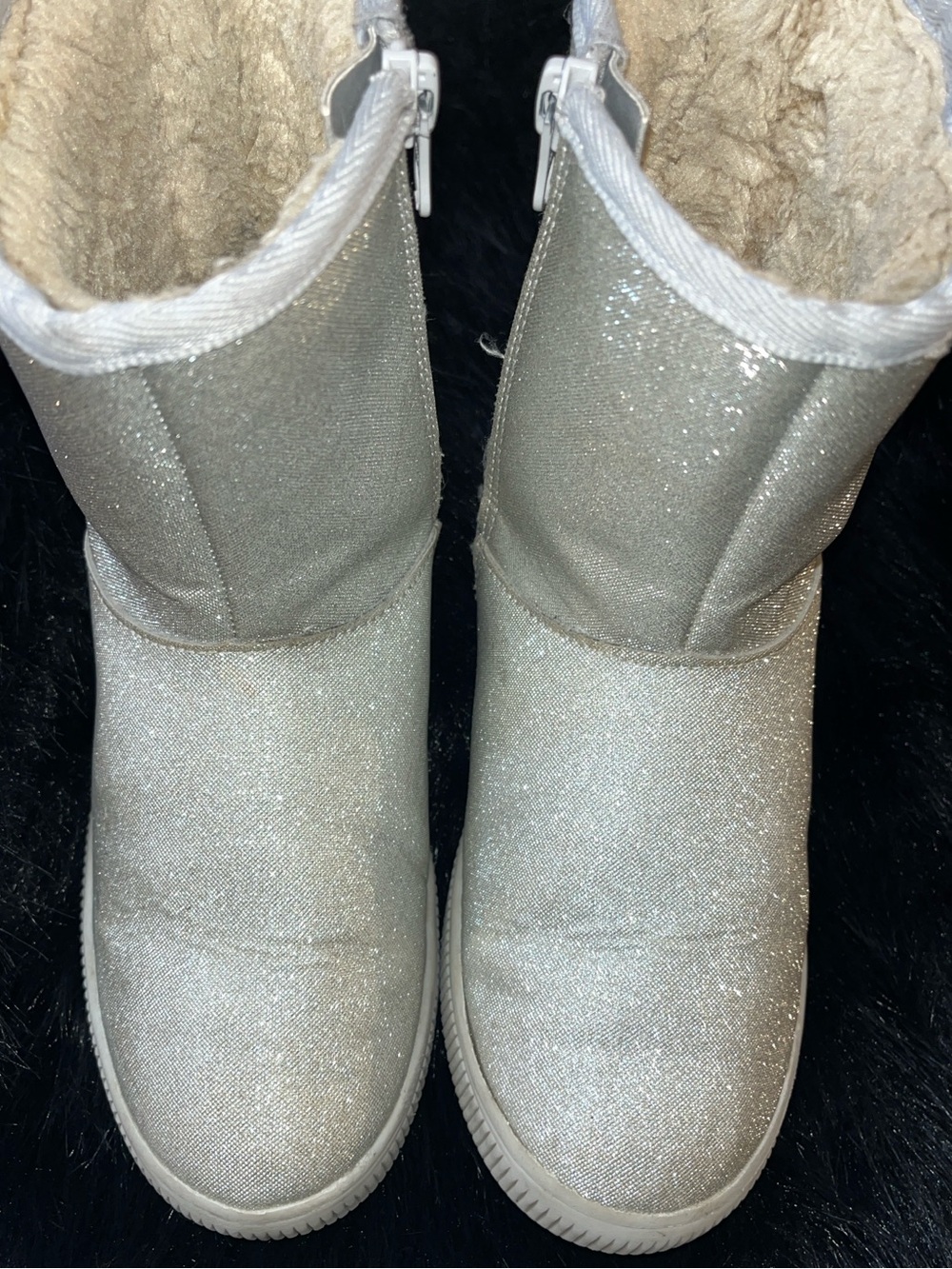 Cat & Jack Girls Size 1 Silver Glitter Faux Fur Lined Side Zip Boots Size 1